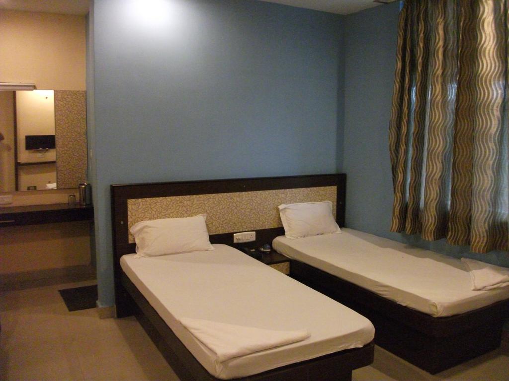 Hotel Parshuram Gauháti Kültér fotó