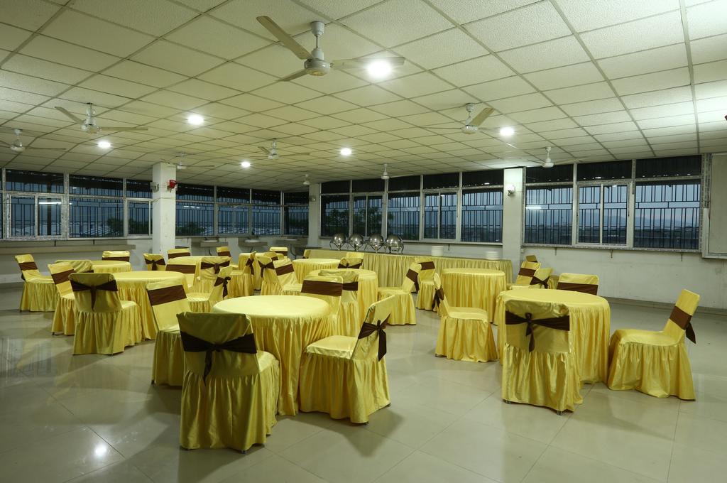 Hotel Parshuram Gauháti Kültér fotó